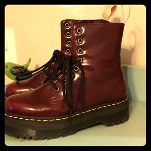 Dr. Marten platform VEGAN CHERRY RED Jadon Boots